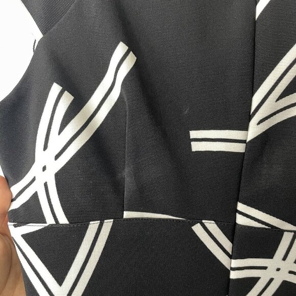 London Times Sheath Dress Sz 10 Black Knee Length Fitted Cap Sleeve A-line EUC - Picture 11 of 11